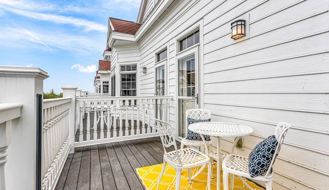 Perfect Paradise | 4BR Lakeview Condo w/Jacuzzi