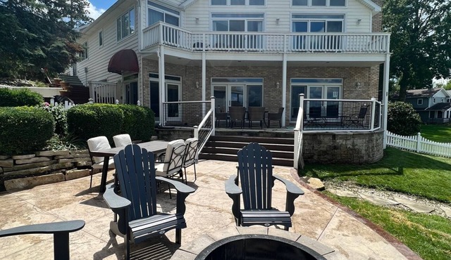 Perfect summer lakefront retreat on Sylvan Lake