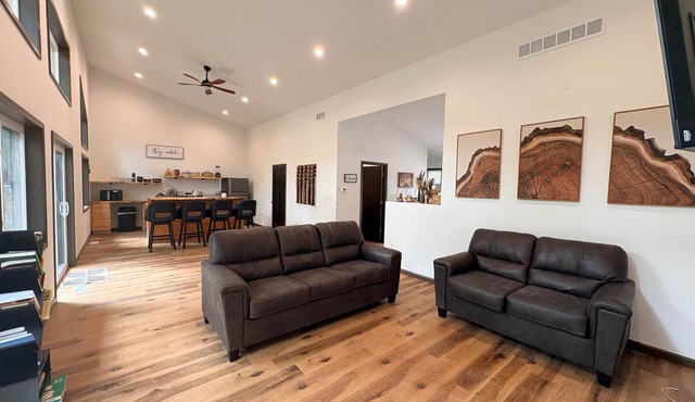 Pet-Friendly 4BR Driftless Getaway near McGregor & Mississippi River in McGregor