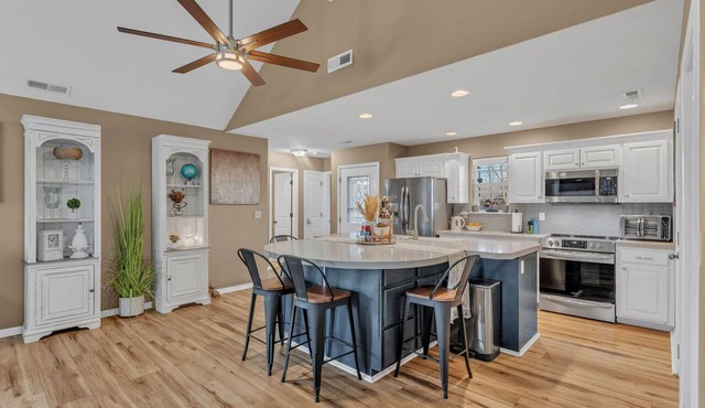Pet-Friendly Near Kansas City, Fenced Yard, King Suite, Blackstone