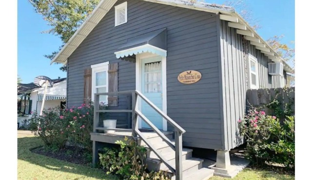 Petite Maison Sur l'eau'...Water Front Cottage