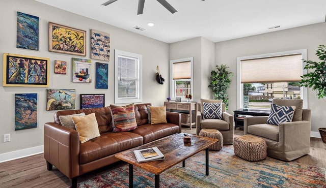 Phoenix Hill Full Duplex | 4BR & 2 Kitchens for 8