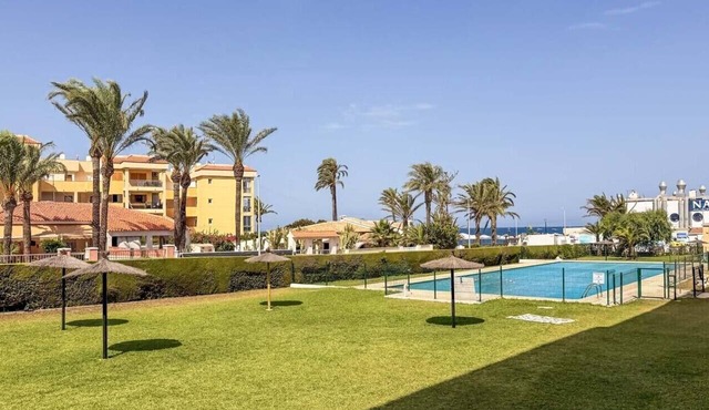 Pink Las Olas Apartment in Punta Prima