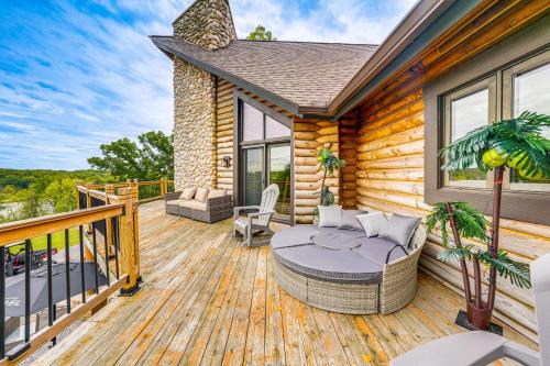Pool, Deck, Game Room! Group Getaway on Fox River