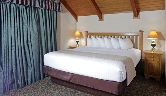 PRICE REDUCED for 3-bedroom cabin at Breezy Point Resort July 26-Aug 2