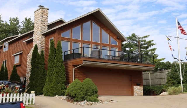 Prime location In Heart of Downtown Grand Haven