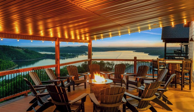 Private Indoor Pool! Sleeps 35 + Lake View!
