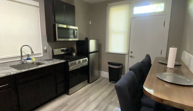 Quaint 2 bd/1 ba home minutes from SLU & Downtown