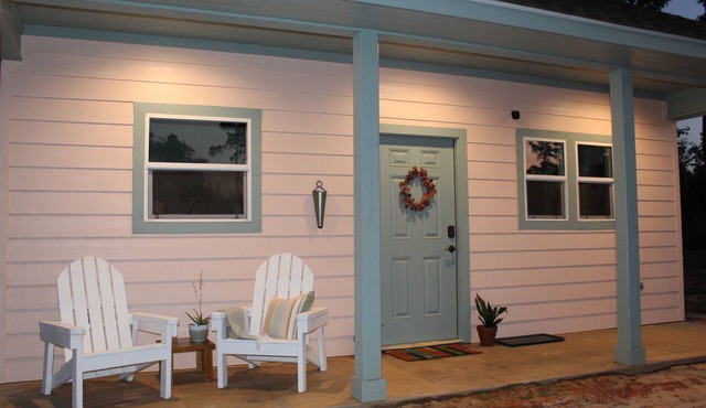 Quiet and Cozy Off-Grid Cottage in Cushing