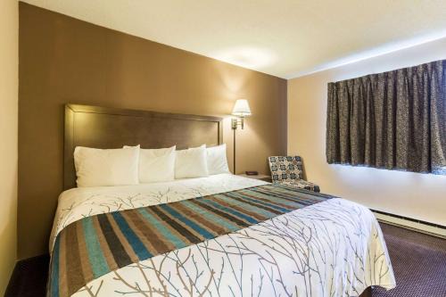 Red Wing Inn and Suite
