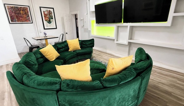 Renovated 5BR Detroit Home | Sleeps 10