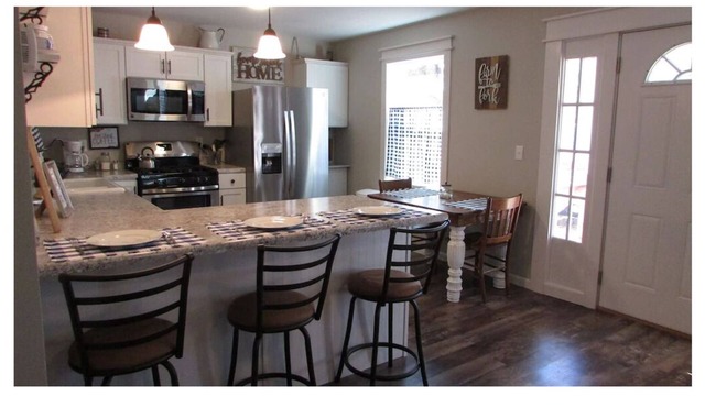 River Time Cottage Get Away! 1/2 Mile from Current River!