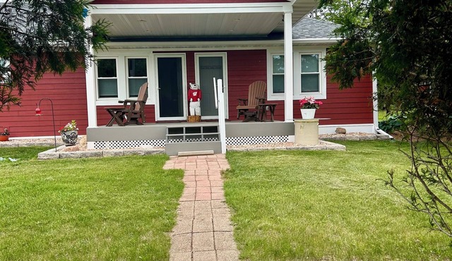 Road Taken Author’s Retreat: 2-bedroom cottage in North Ephraim with WiFi, AC