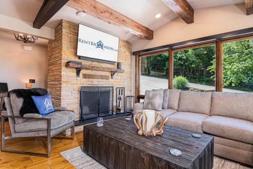 Rock Ledge Retreat