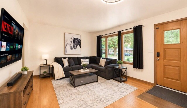Rockford 6-Bed Home | Mid-Term Stays in Rockford
