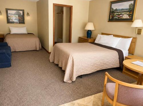 Room 27-1 Queen 1 Full Suite-Woodland Motor Lodge