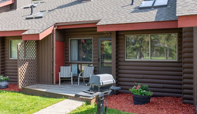 Rustic 2BR Loft Cabin w/Deck in Pelican Woods