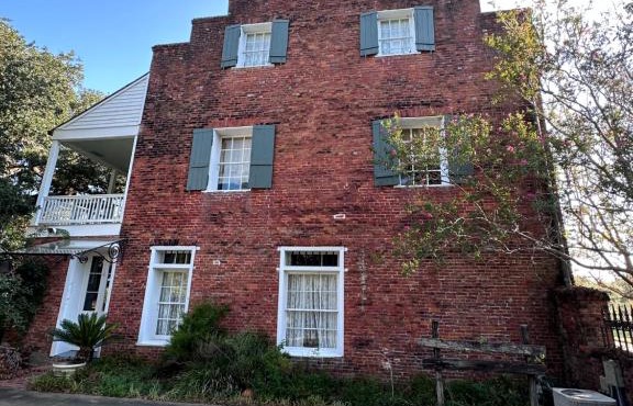 Schmit Hotel in Opelousas