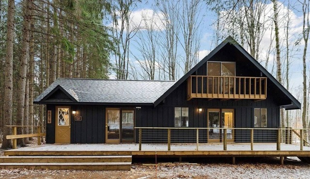 SchussHaven – Cozy Pines Retreat at Schuss Mountain