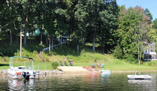 Secluded Lake Retreat-Exceptional Reviews!