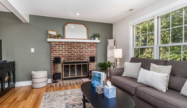Settlement Cottage | Cozy 2BR w Fireplace | A&D Rise Getaways