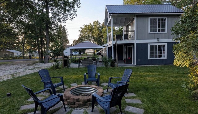SilverBlue cabin with views and lots of parking