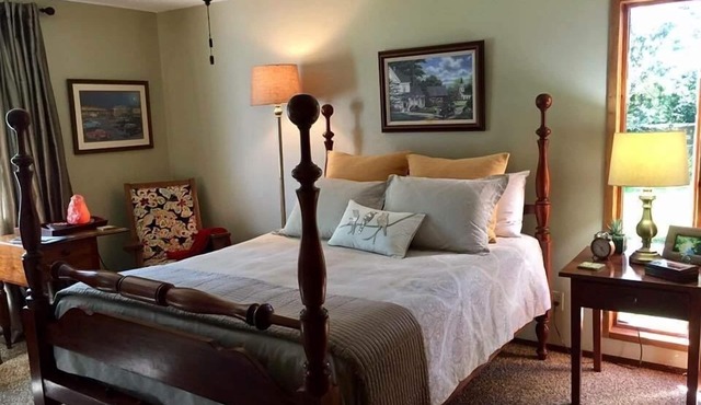 Sisters on Sycamore Bed & Breakfast