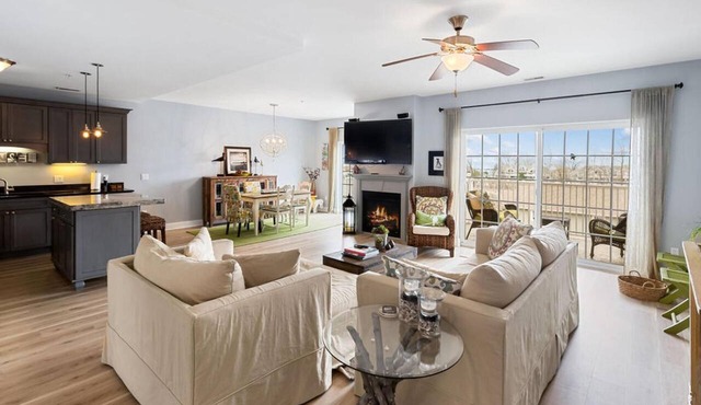 Skyline View at Bridgewater | Top-Floor Luxury | Walk to Beach & Dining