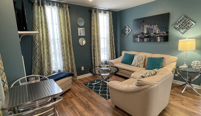 Sleek Modern Apartment near Tiger Stadium and L'Auberge Casino