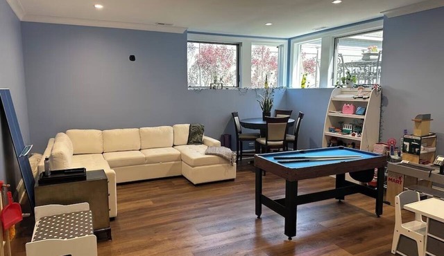 Sleek New 6BR Greystone - Rooftop, In-Law Ste, Walk to Wrigley & Block to Train