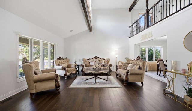 Sleeps 17 | Free Parking | Spacious 5BR | Chicago