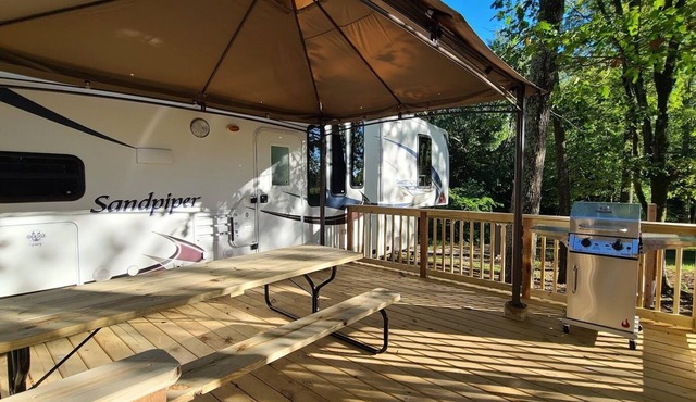 Sleeps up to 10 people! Ask about our hunter specials!