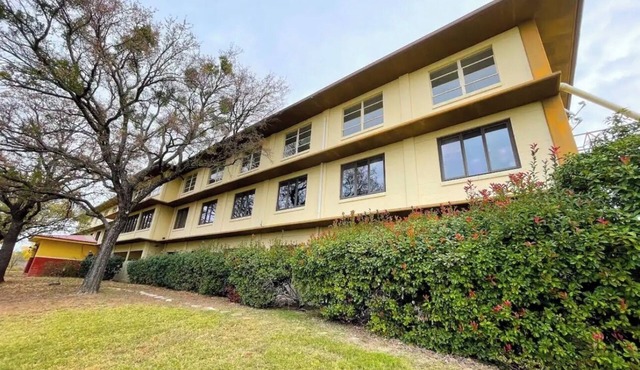 Spacious 10 bedroom Wing in Refurbished Military Barracks in Mineral Wells