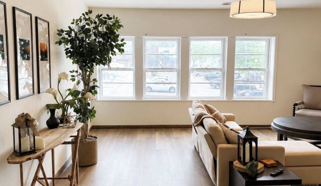 Spacious 3-bedroom apartment in Downtown Stoughton