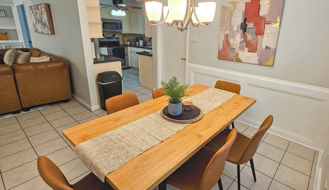 Spacious 4-bedroom 2-bath POOL HOUSE fully fenced in Spring