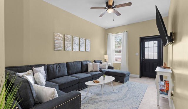 Spacious 4BR Near Soulard & Busch Stadium | Fenced Parking | Dog-Friendly