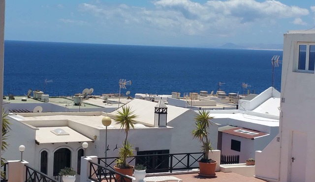 Spacious apt with sea and pool views 2 bedrooms, wifi in Puerto del Carmen