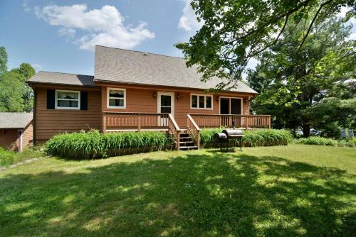 Spacious Cottage with Luxury Amenities For a Family Fun Glamping Experience near Lake Namekagon, Wisconsin in Cable