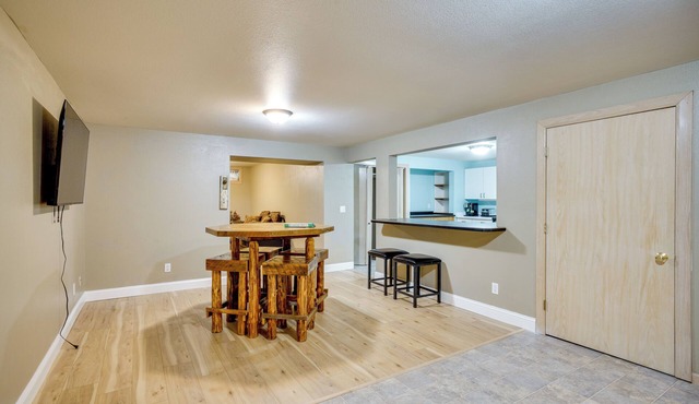 Spacious Family Villa w/Decks in Chilton!