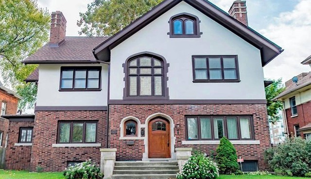 Spacious Historic Zacharias House w/o 3rd floor access, Sleeps 6.