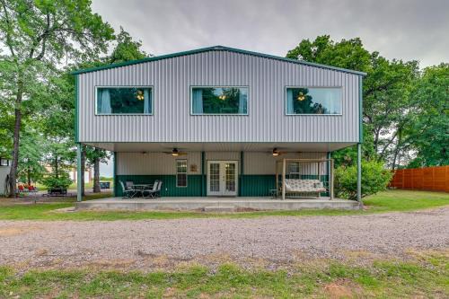 Spacious Lake Texoma Vacation Rental w/Game Room! in Kingston