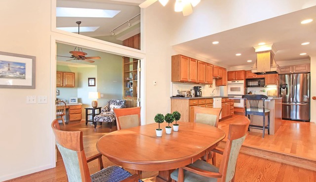 Spectacular Sunset Lake House w/Dock And Enchanting Views in Pentwater