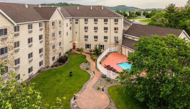 Stoney Creek Hotel La Crosse - Onalaska
