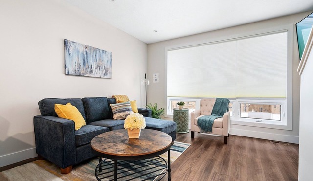 Summer Break! Downtown | Lake Views! NEW 4BR