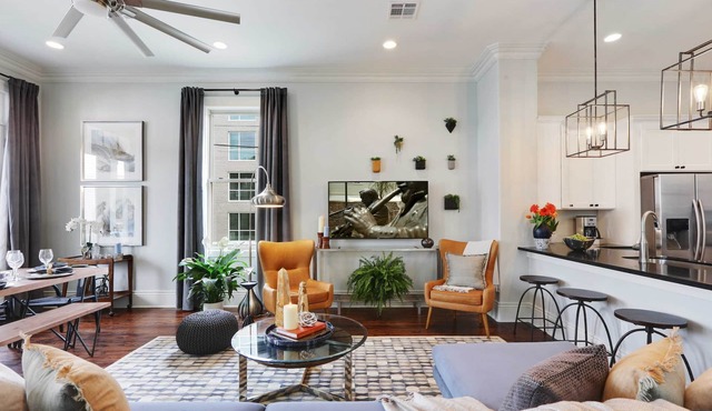Sunny Midcentury Luxury Home | Near French Quarter