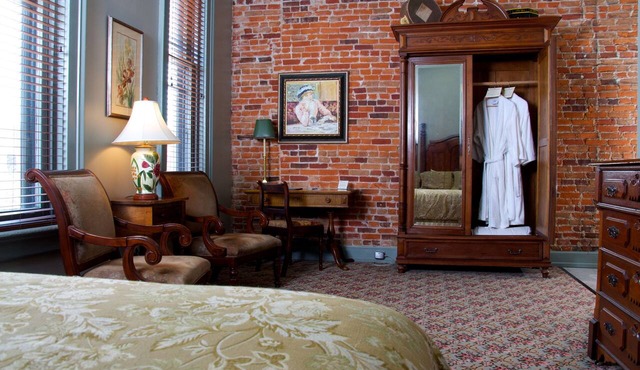 The Black Hawk Hotel in Cedar Falls