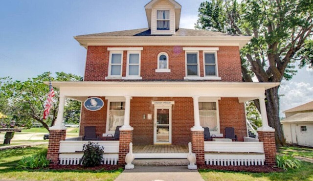 The Bonney Grey Guesthouse in Grafton – Sleeps 16