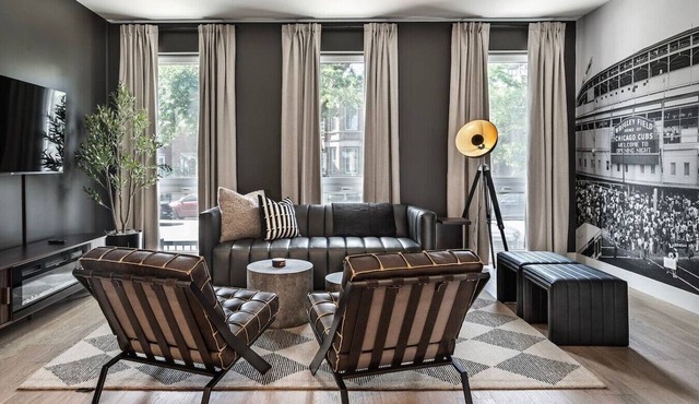 The Clubhouse at Wrigley | Sleeps 10