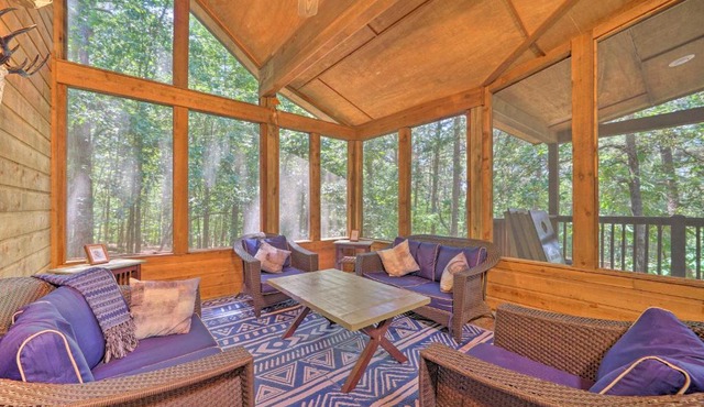 The Eastwood Luxe Large Group Cabin Retreat! in Broken Bow