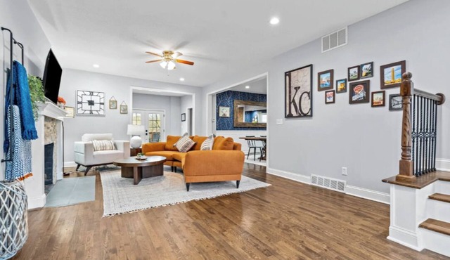 The Locust Estate - Gillham Park - 4 Bedrooms - Walk to KC Streetcar